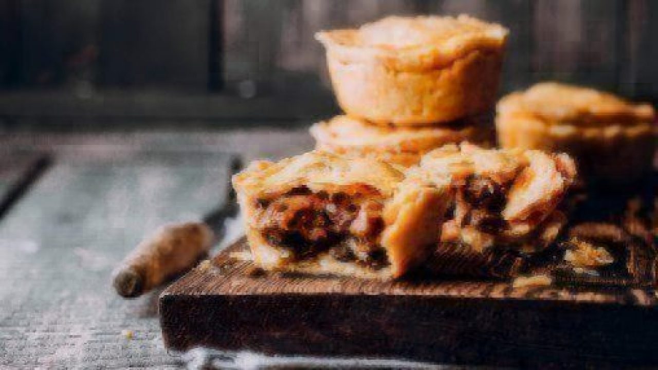 Mini Pies for a DogFriendly Holiday Treat Healthy Paws Pet Insurance